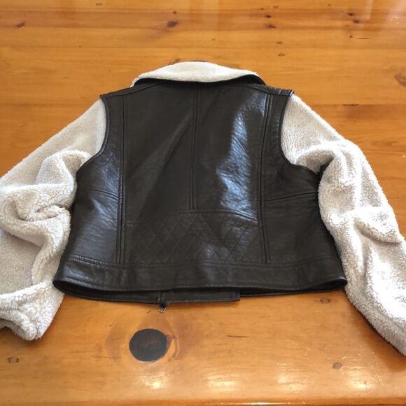 BDG Faux Leather And Sherpa Jacket Urban Outfitters - Picture 16 of 16